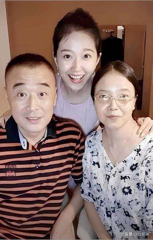 她比董卿知性、比周涛漂亮、39岁未婚育