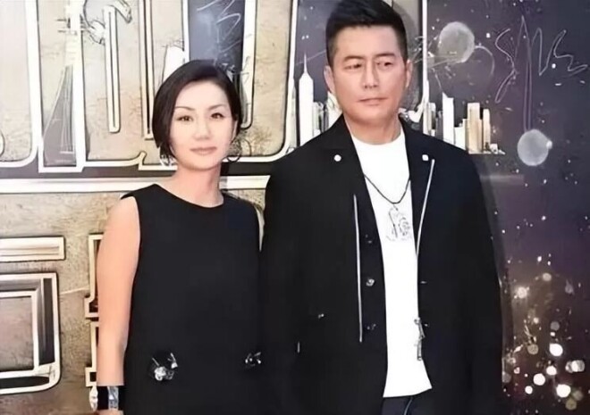 上海的富婆王玲 和大16岁高曙光很恩爱（配图1）