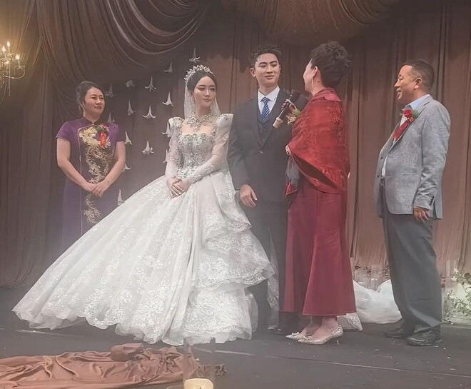 河南矿山“云南王”张馨月女儿大婚太豪横（配图6）