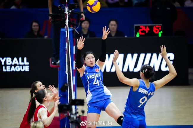 中国女排19岁天才美少女惊艳亚运 获排联狂赞