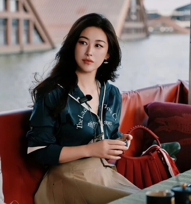 梁家辉和朱珠同框 一个老得有味道一个风情万种（配图5）
