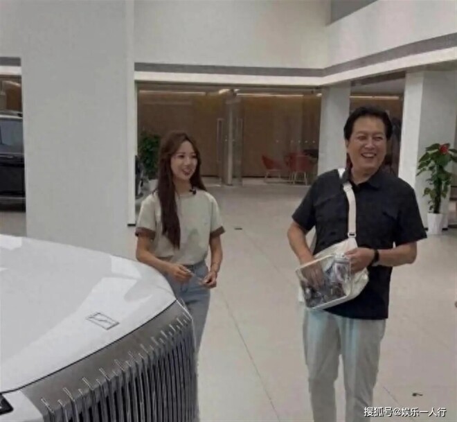 唐国强74岁还在横店拍短剧？俩儿子皆有障碍（配图2）