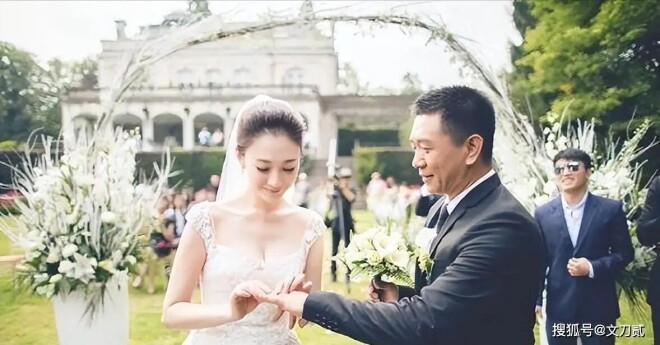 李小冉承认离婚！5个亿宠婚骗局曝光 11年婚姻（配图22）