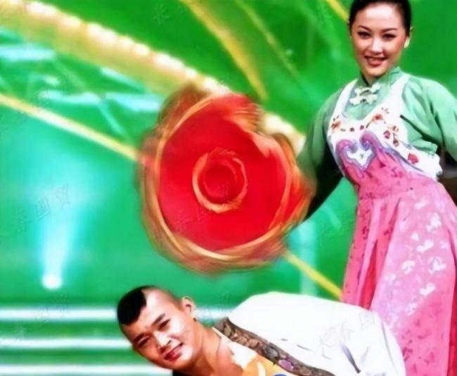 她曾是本山传媒第一美女 如今与昔日判若两人