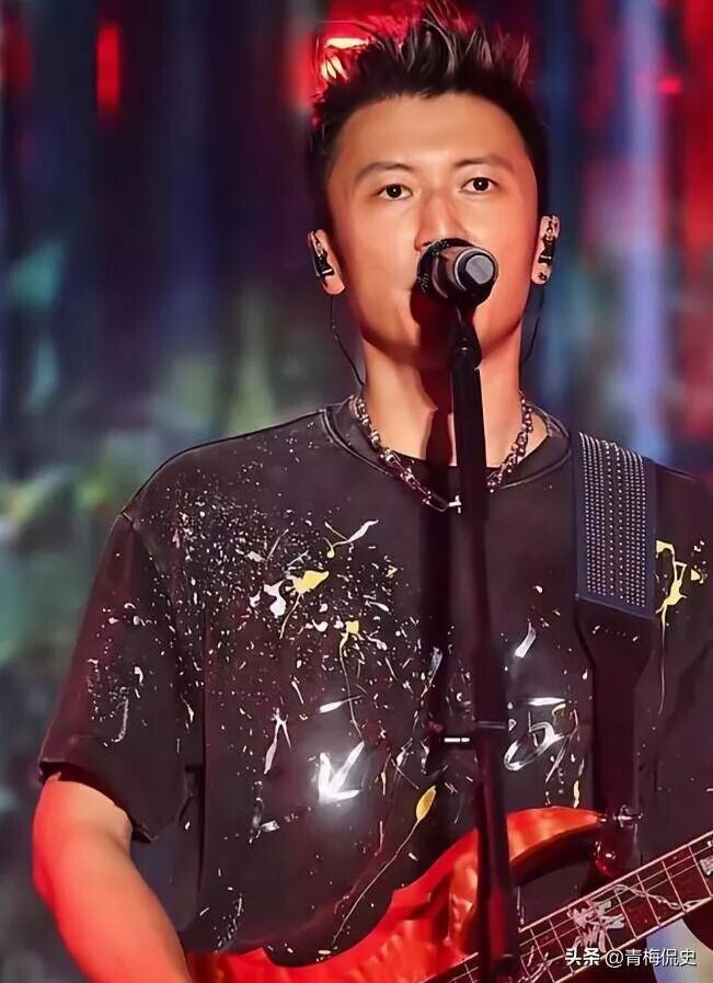 谢霆锋落地北京皱纹多 不老男神还是老了（配图9）