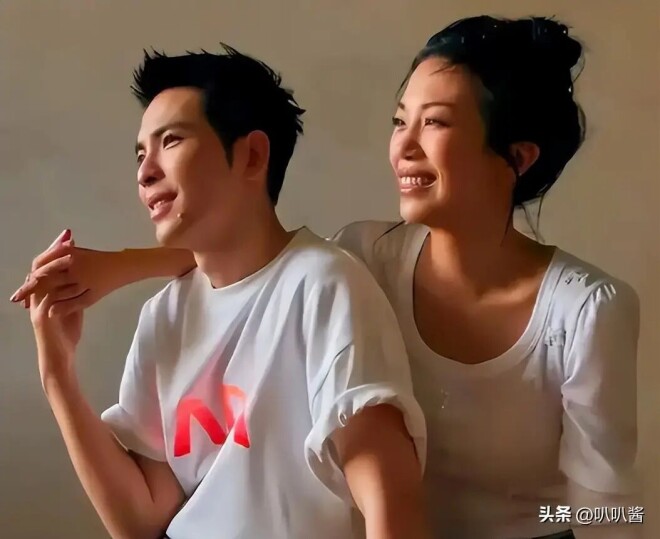 萧敬腾自曝与妻子婚后生活 给少夫老妻提了醒（配图2）
