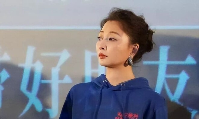 46岁殷桃路人照判若两人 昔日女神变大妈（配图12）