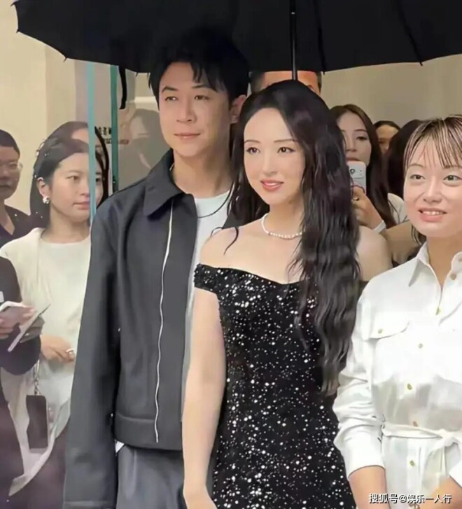 董璇张维伊同框状态大变：他剪发去油 她显老（配图4）