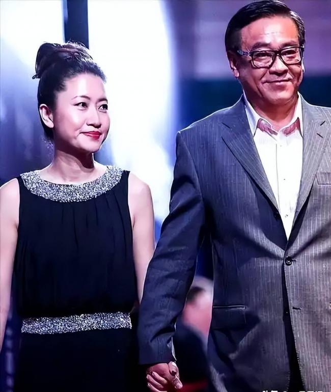 苦了原配：港圈三大佬喊丁克，晚年全都偷当爹