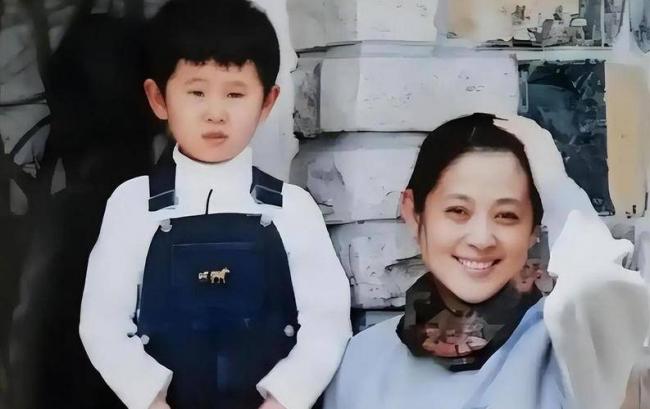倪萍亲哥被母亲偏爱 他的现状令人唏嘘