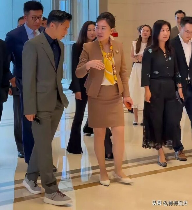 谢霆锋落地北京皱纹多 不老男神还是老了（配图5）