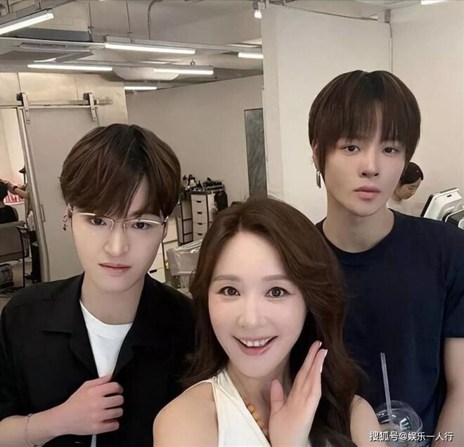 与影帝分手 她携俩儿子回上海娘家大别墅（配图4）
