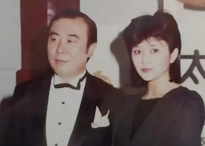 关之琳：和父亲28年不来往 却为他买了400万墓地（配图1）