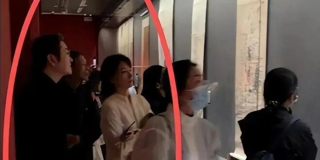 密春雷卸任上海人寿董事长 与董卿现身美术馆（配图2）