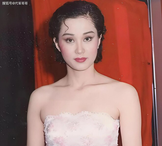 73岁施思近况：曾经历一段失败婚姻 今皈依佛门（配图1）