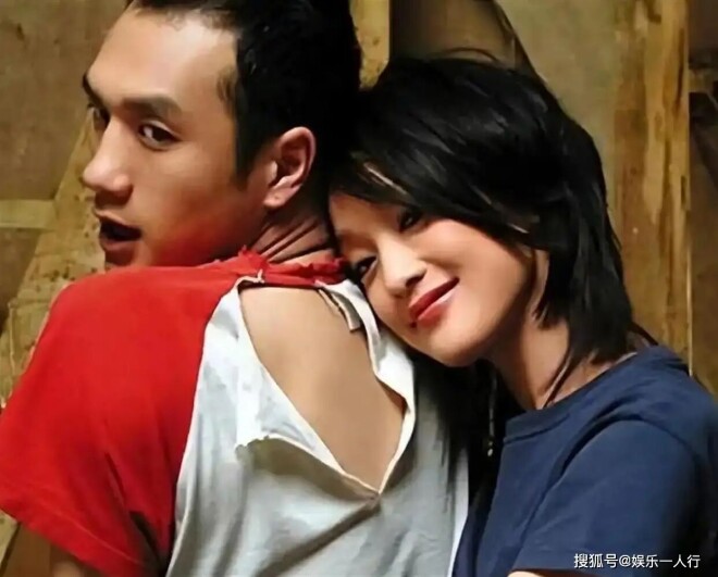 当年对徐静蕾求婚多次未果 转头聊小14岁姑娘（配图3）