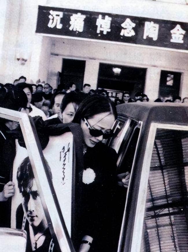 他三登春晚红遍全国，36 岁就遗憾离世