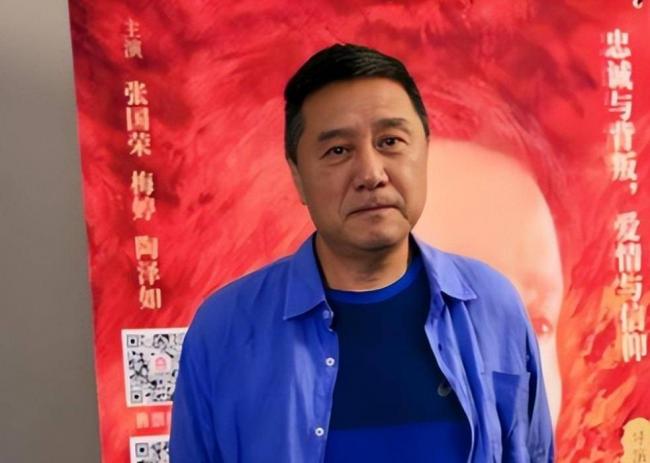 为了梅婷，他净身出户，如今68岁孤身一人