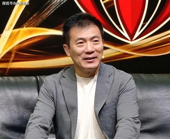 58岁黄健翔近况：再婚娶舞蹈演员 如今有3个孩子（配图6）