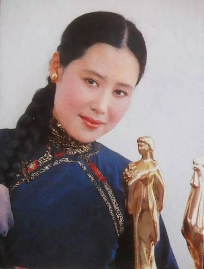 三婚两离、遭家暴8年 75岁斯琴高娃近况曝光（配图7）