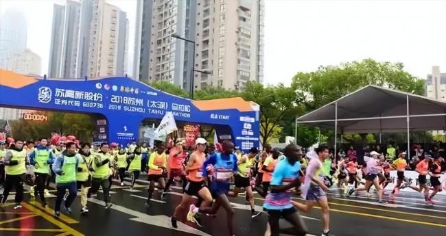 可惜了，25岁高颜值学霸倒在全马赛道上