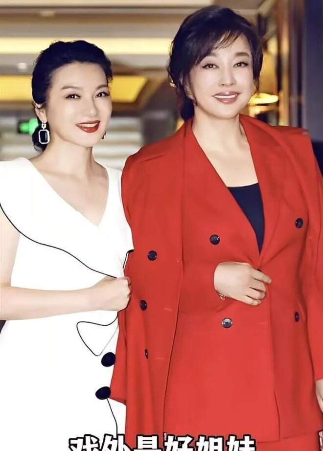 她比刘晓庆还美58岁依旧单身 如今带着母亲生活（配图10）