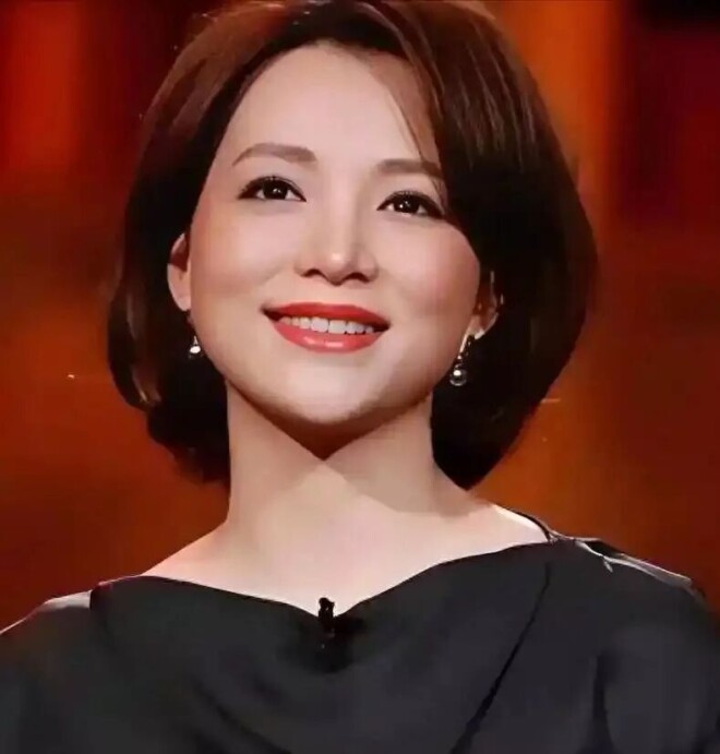 52岁董卿和老公国庆罕同框 关系亲密破离婚传闻（配图3）