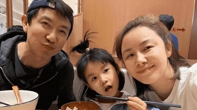 鄢颇近况曝光：曾与李小冉、梅婷两段情史的他，如今定居北京一个细节暴露为何幸福婚姻靠熬汤