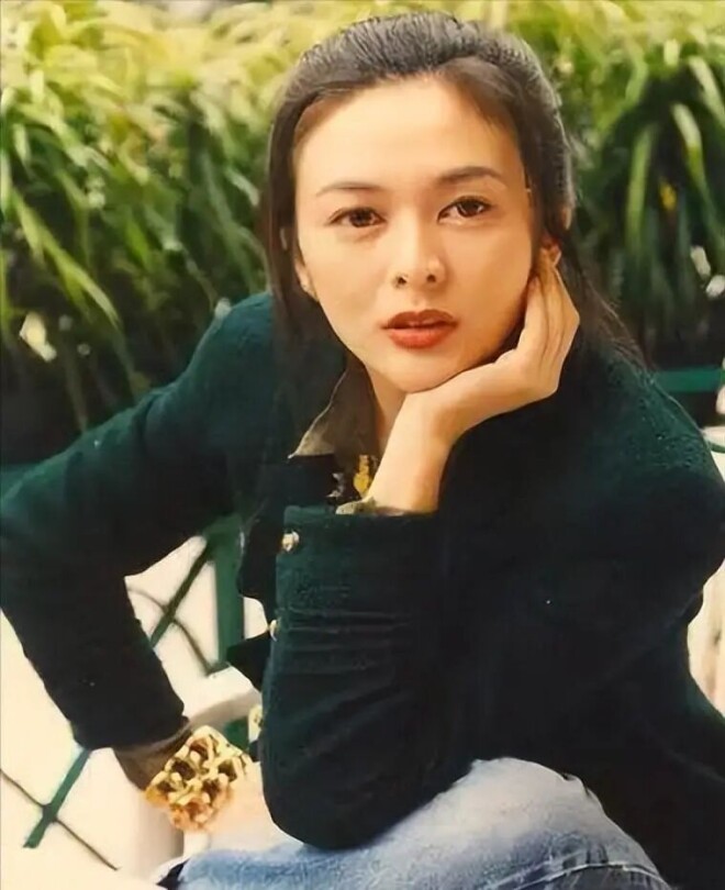 关之琳：和父亲28年不来往 却为他买了400万墓地（配图23）