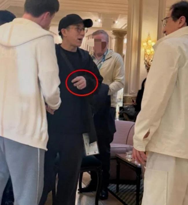 成龙当爷爷？ 房祖名戴婚戒传秘婚中国模特