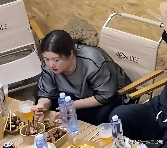 北京偶遇沈腾一家 儿子眼小胖的满脸堆肉（配图15）