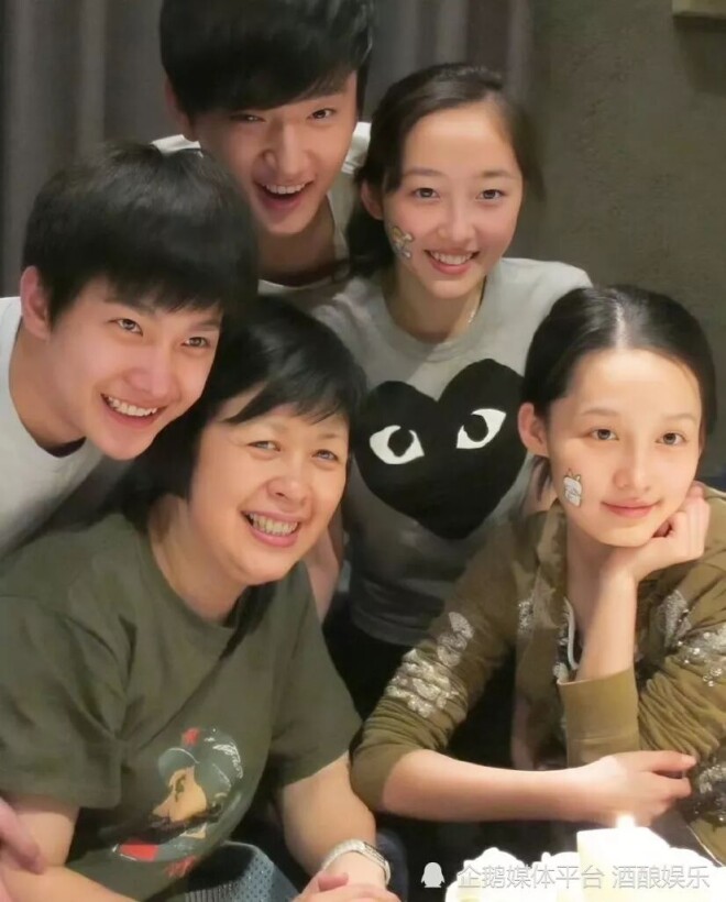 17岁杨洋替18岁李沁喝下那杯黄连水时没人想到（配图3）