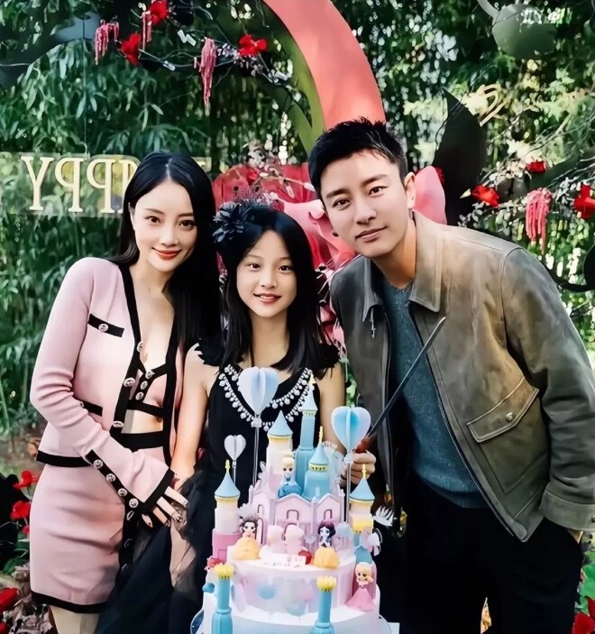 大瓜！曝离婚多年做直播的男明星有儿子了（配图5）