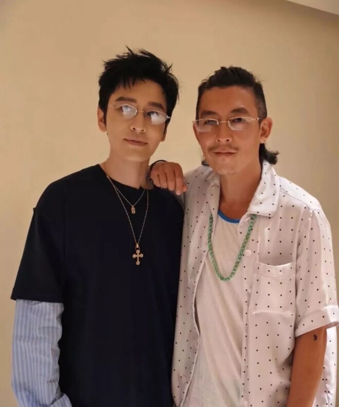 黄晓明陈冠希同框 仅差3岁却像两代人（配图1）