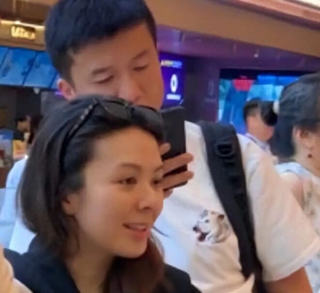 香港知名女歌手传秘婚近一年 嫁足球队班主（配图1）