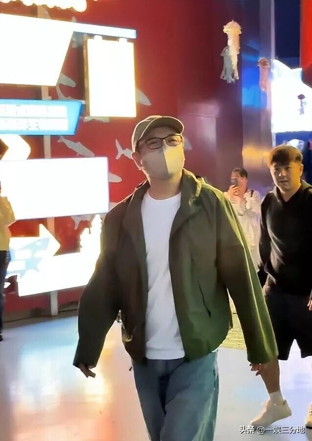 北京偶遇沈腾一家 儿子眼小胖的满脸堆肉（配图33）