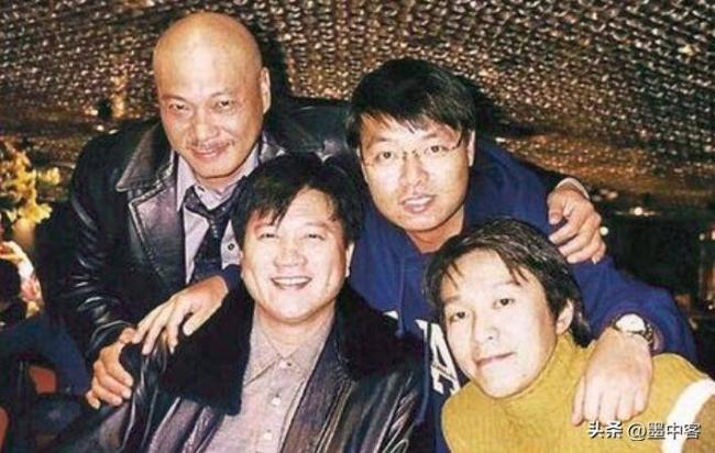 李修贤连夜开播痛骂周星驰，评论区一边倒