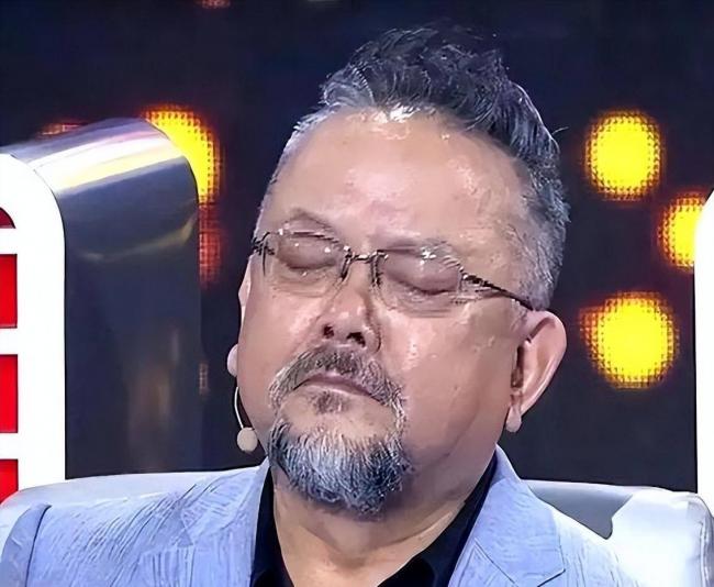和王刚离婚24年，成方圆已成他高攀不起的样子