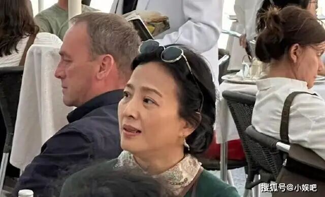 刘亦菲妈妈刘晓莉至今还单身 身材超火辣（配图2）