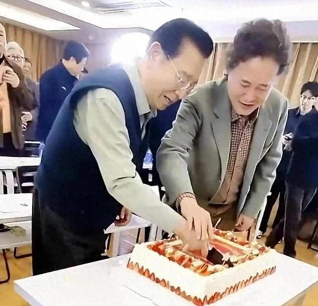 移民澳洲被卡：梦鸽严管李天一 李双江到处商演