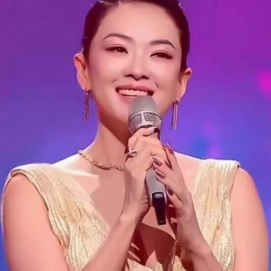 这是章子怡？面容大变被指浮肿紧绷疑医美过度（配图3）