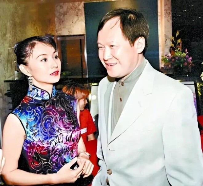 出轨“干儿子”被丈夫撞破 61岁的她今怎样了？（配图1）
