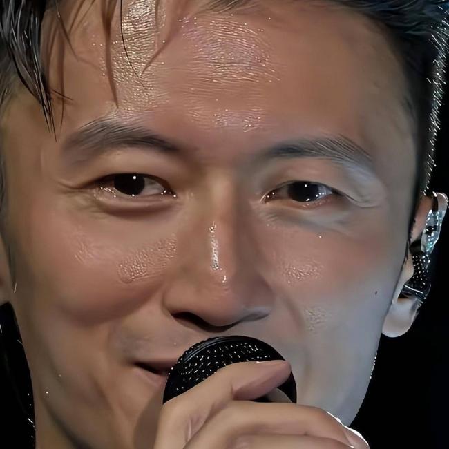 亲儿子不亲、王菲闺女不认，谢霆锋处境太尴尬