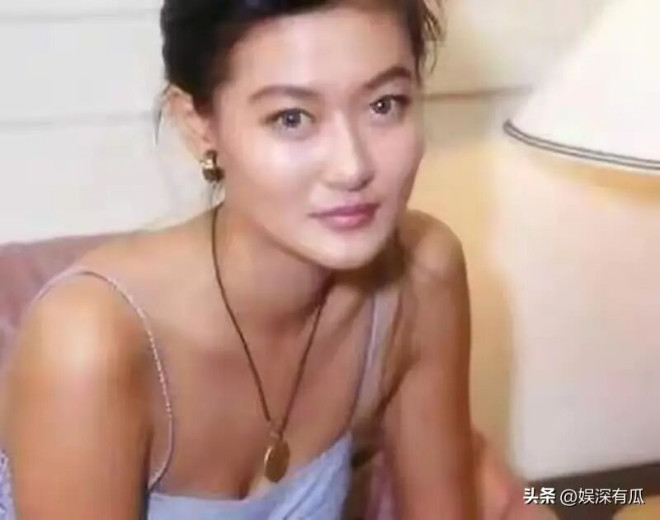他被富婆包养十年精神失常 60岁剃度出家太唏嘘