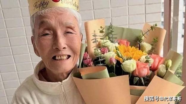 香港87岁老戏骨离世！一生坎坷，放弃治疗病逝