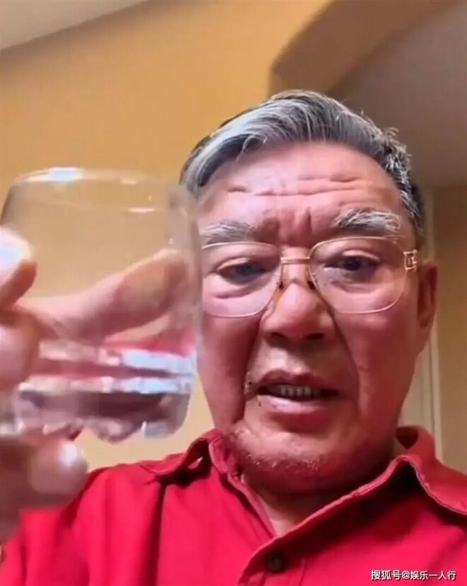 74岁老戏骨李立群被骗500万 如今每天抽烟喝酒（配图8）