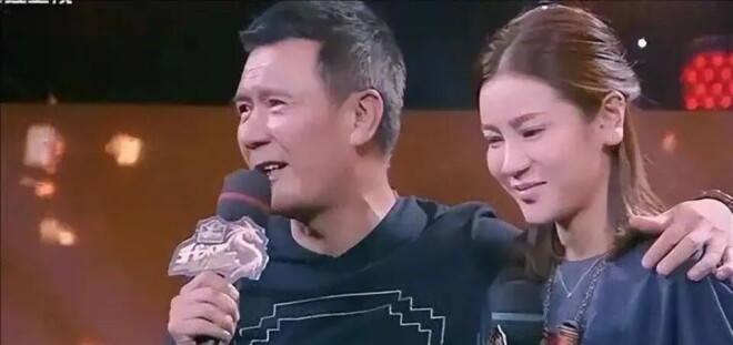妻子嫌他穷离婚 41岁才走红（配图19）