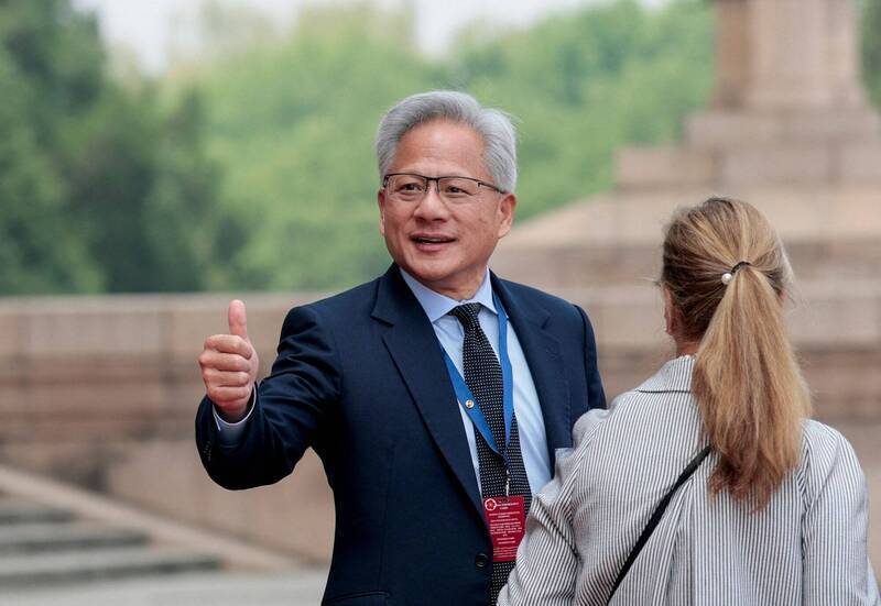 AI浪潮挡不住  黄仁勋抛震撼弹