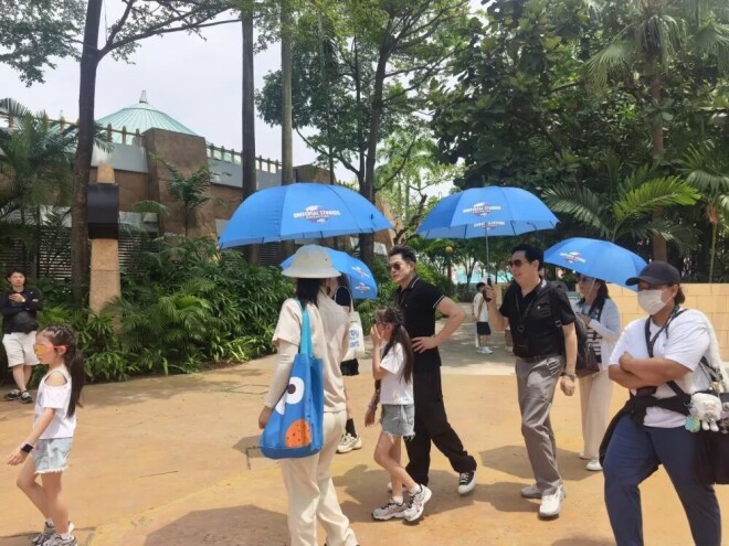 郭富城现身新加坡和同龄岳父同框 状态对比好大（配图3）