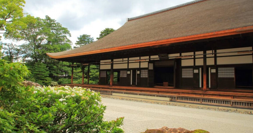 京都名寺祭「禁穿和服」令！受不了观光客摆拍、破怀内部　怒喊：不是主题乐园